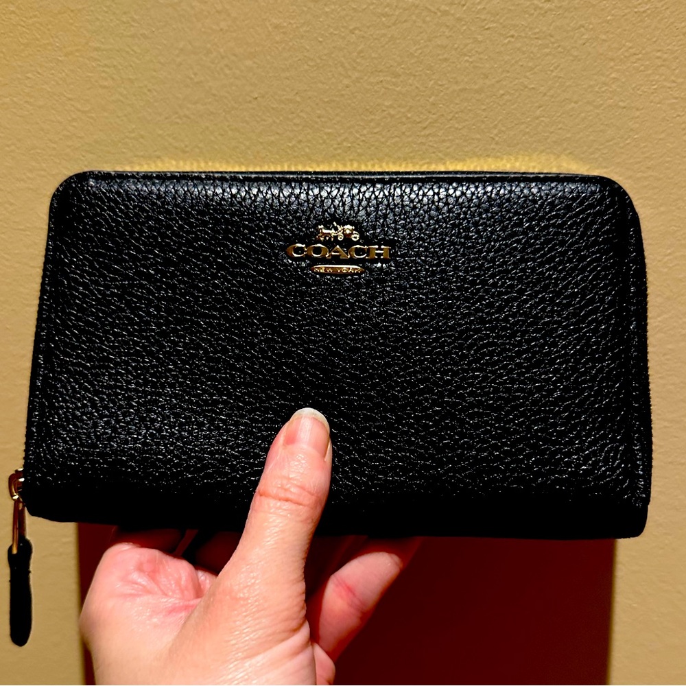 NWT black coach leather zipper wallet